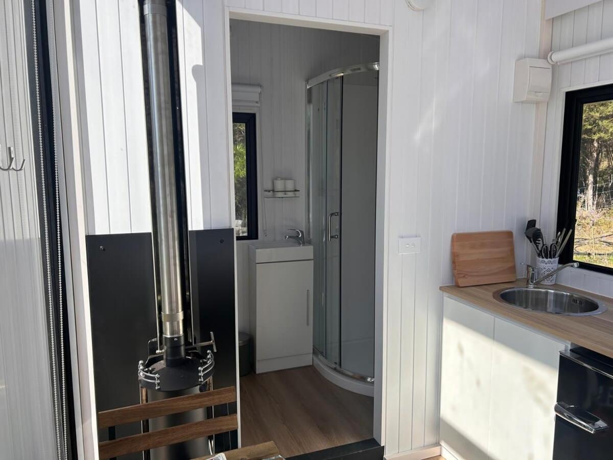 Ruru Tiny House By Tiny Away Vila Rangihaeata Exterior foto